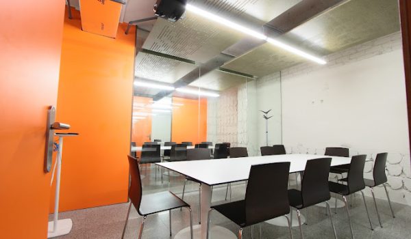 Étudiez dans des espaces modernes